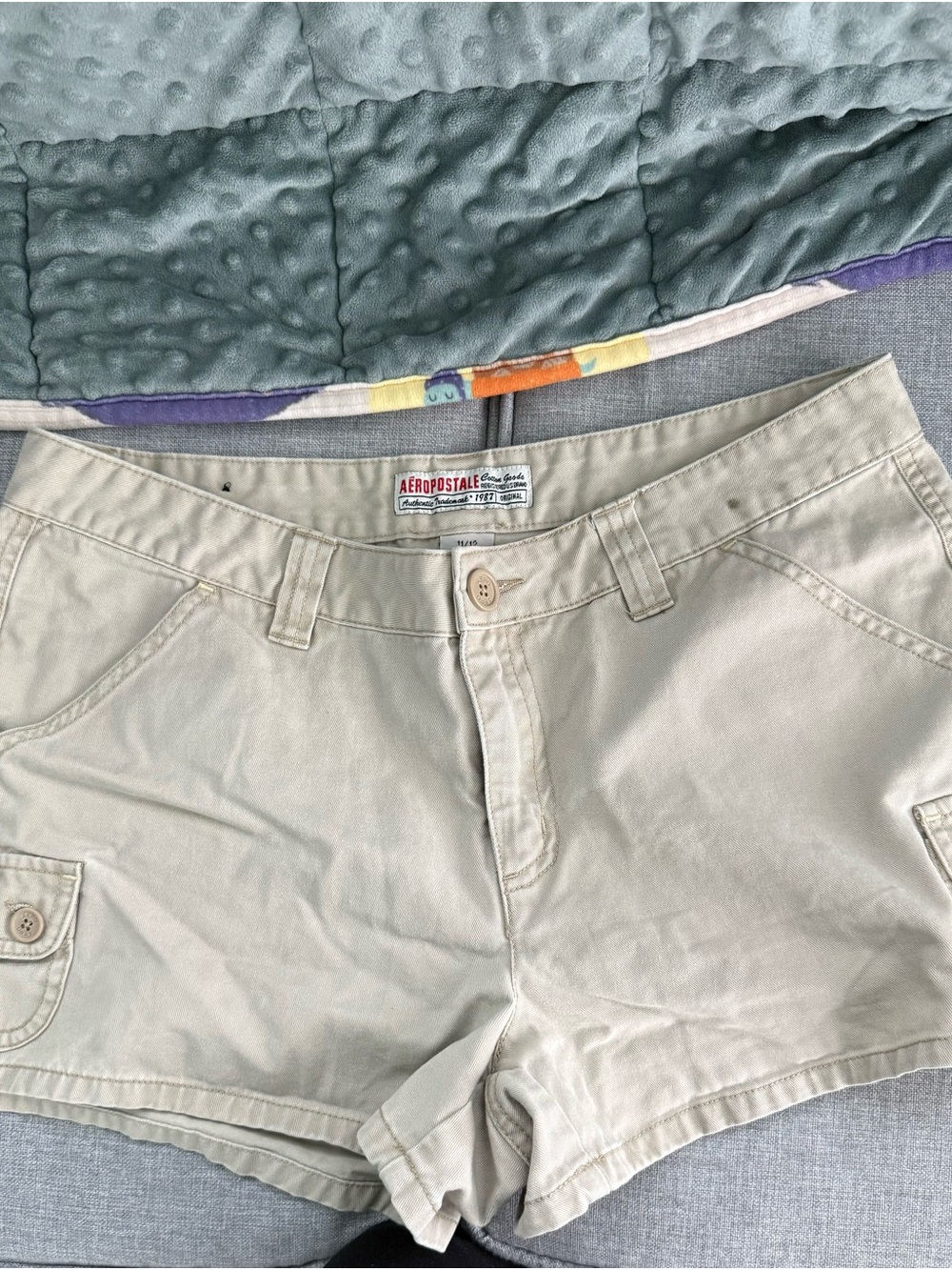 Aeropostale Women's Light Khaki Cargo Shorts